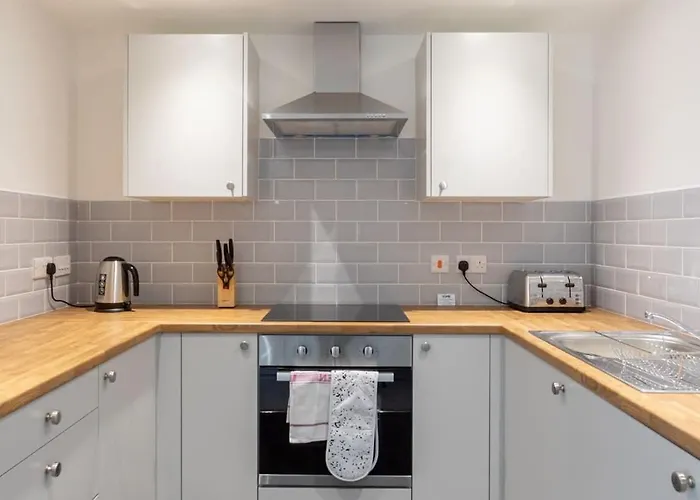 Charming 1 Bedroom In *